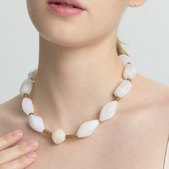 Wholesale Electroplated Geometric Rhombus Shaped Acrylic And Stainless Steel Beaded Necklace For Women