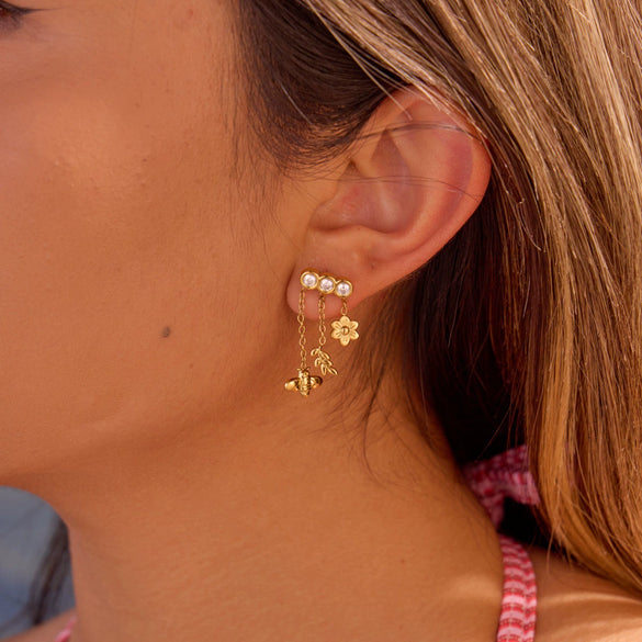 Wholesale Electroplated Geometric Stainless Steel And 18K Gold Dynamic Bee Flower Tassel Earrings For Women