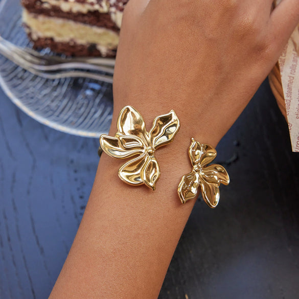 Wholesale Electroplated Stainless Steel Flower Bracelet For Women