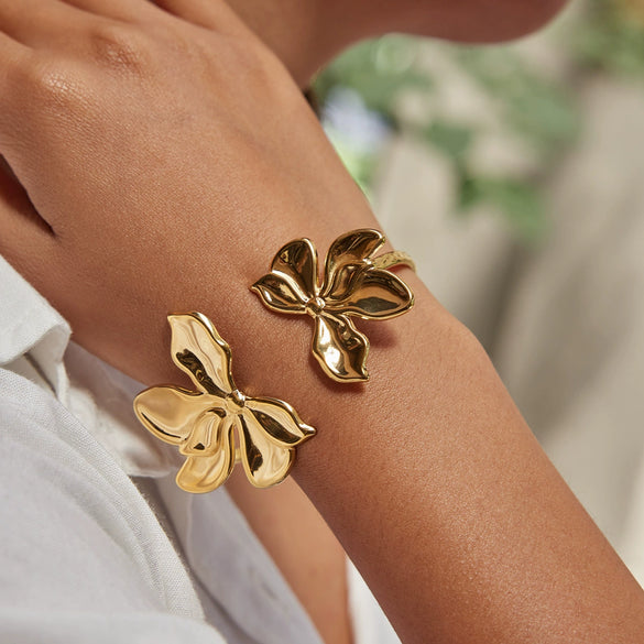 Wholesale Electroplated Stainless Steel Flower Bracelet For Women