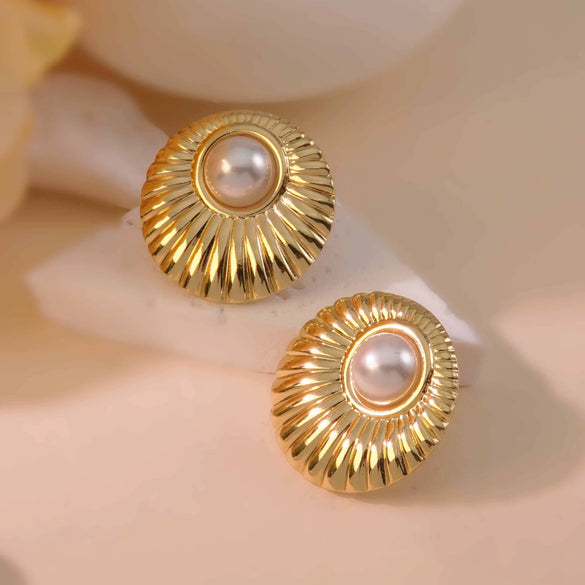 Wholesale Electroplated Stainless Steel Women's Earrings With Heart Shape And Geometric Pattern Glossy Plaid Love Thread Polish Finish