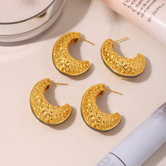 Wholesale Elegant Cshaped Hammer Pattern Oil Drop Titanium Steel Earrings For Women With Electroplating Design