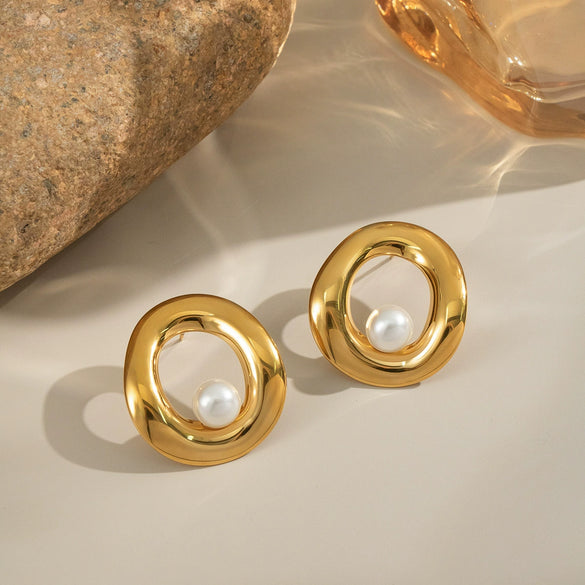 Wholesale Elegant Fashionable Light Luxury Minimalist Banquet Pearl Earrings In Stainless Steel With Fruit Shape And Electroplating