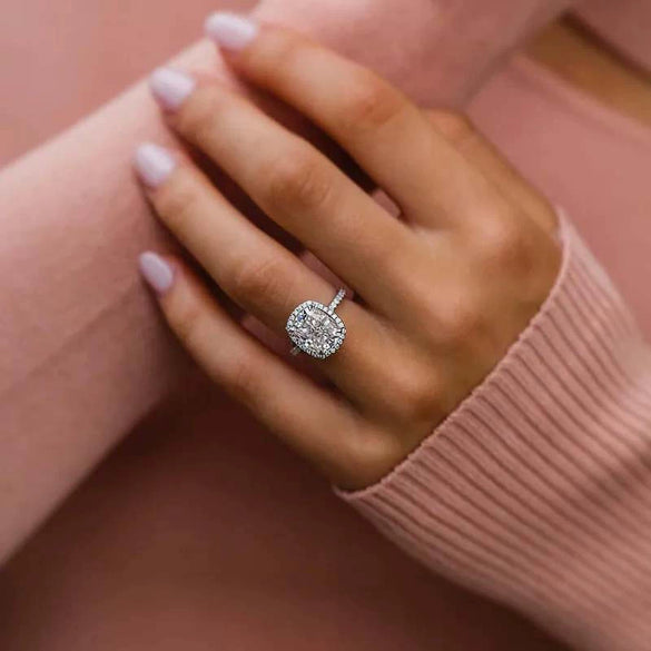 Wholesale Elegant Geometric Copper Wedding Ring Inlaid Zircon For Women Dove Eggshaped Oval Props For Photo Studio