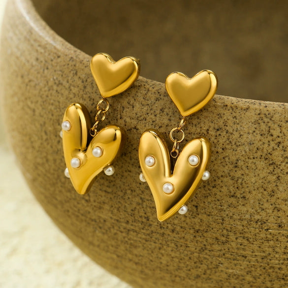 Wholesale Elegant Geometric Glossy Heart Inlaid Pearl Stainless Steel Earrings For Women