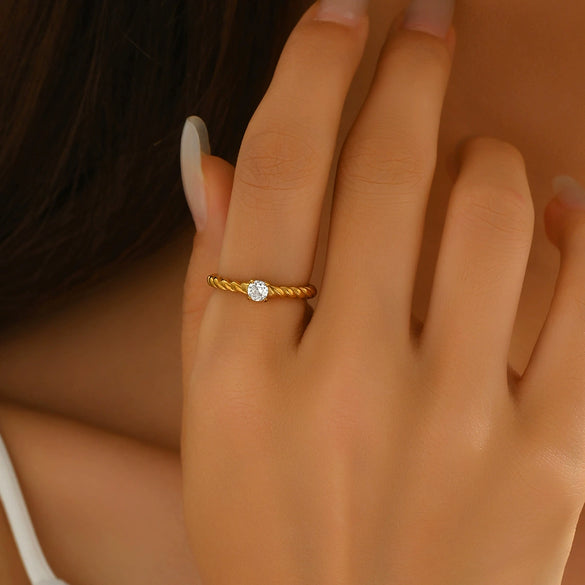 Wholesale Elegant Geometric Stainless Steel Electroplated Ring For Women And Unisex