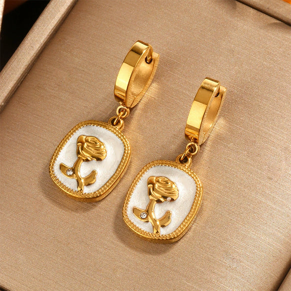 Wholesale Elegant Imitation Pearl Stud And Ear Clip Earrings For Women With Flower And Constellation Patterns Electroplated