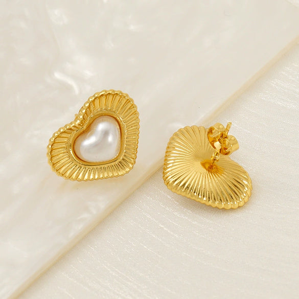 Wholesale Elegant Retro Heart Shape 316L Stainless Steel 18K Gold Plated Pearl Earrings For Women