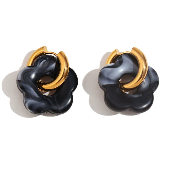 Wholesale Elegant Retro Small Flower Stainless Steel Electroplated 18K Gold Color Women's Earrings With Geometric Pattern