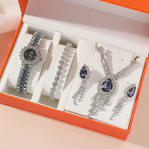 Wholesale Elegant Small And Exquisite Rhinestone Strap Ladies' Watch Set With Stainless Steel Strap Alloy Case And Round Dial