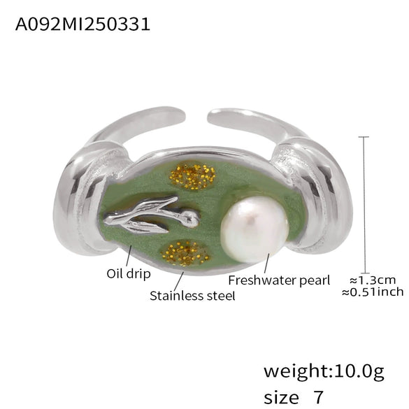 Wholesale Elegant Women's Fashion Ring In Stainless Steel With Embossed Flower And Pearl 18K True Gold Electroplated Geometric Shape