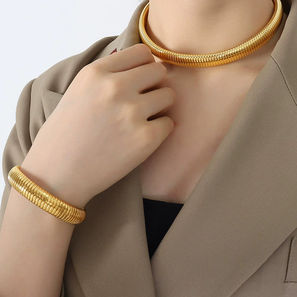 Wholesale Exaggerated Design Personality Fashion Jewelry Set For Women Titanium Steel Gold Plated With Snake Bone Chain