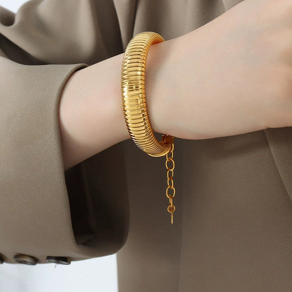 Wholesale Exaggerated Design Personality Fashion Jewelry Set For Women Titanium Steel Gold Plated With Snake Bone Chain