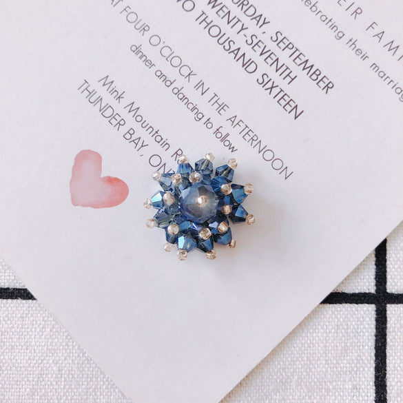 Wholesale Exaggerated Flower Handmade Beaded Alloy Ear Clip Woven Transparent Crystal Snowflake Earrings