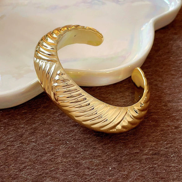Wholesale Exaggerated Geometric Handmade Acrylic Opening Bracelet