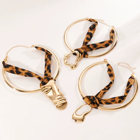 Wholesale Exaggerated Geometric Iron Electroplated Earrings And Necklaces For Women