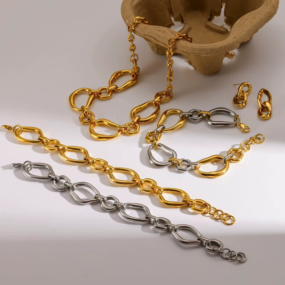 Wholesale Exaggerated Geometric Stainless Steel Electroplated Jewelry Set For Women Including Bracelet And Necklace