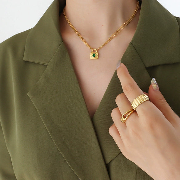 Wholesale Exaggerated Heavy Chain Zircon Lock Hip Hop Necklace Bracelet Set For Women Titanium Steel Electroplated