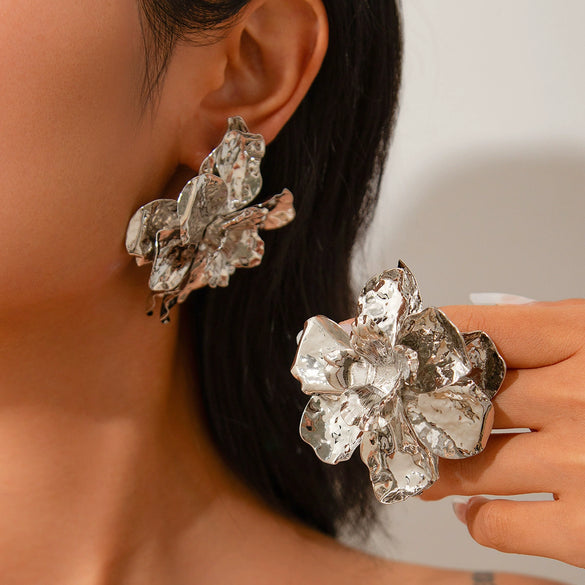 Wholesale Exaggerated Metal Flower Earrings With Electroplating