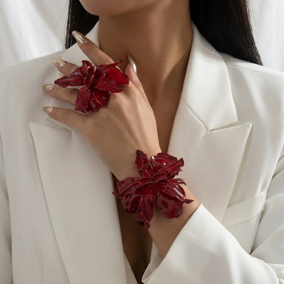 Wholesale Exaggerated Retro Red Flower Alloy Electroplated Bracelet And Ring Set Jewelry Accessories