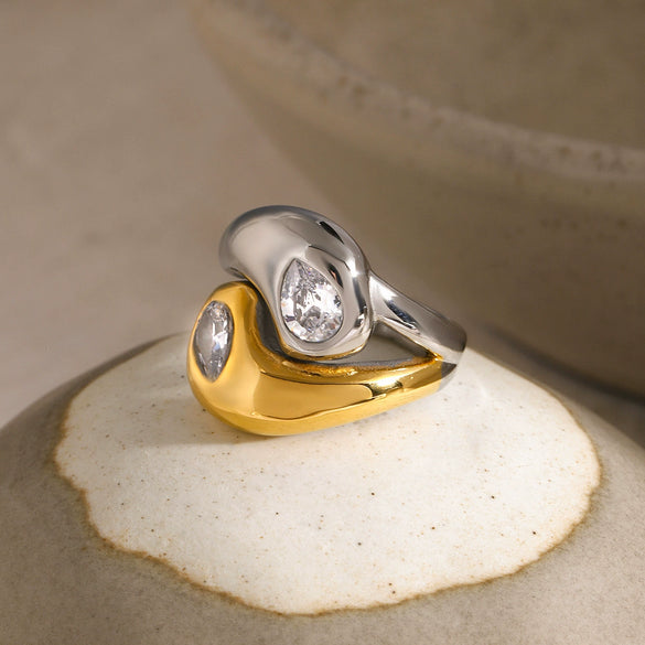 Wholesale Exaggerated Retro Stainless Steel Ring With Geometric Design And Electroplating For Women