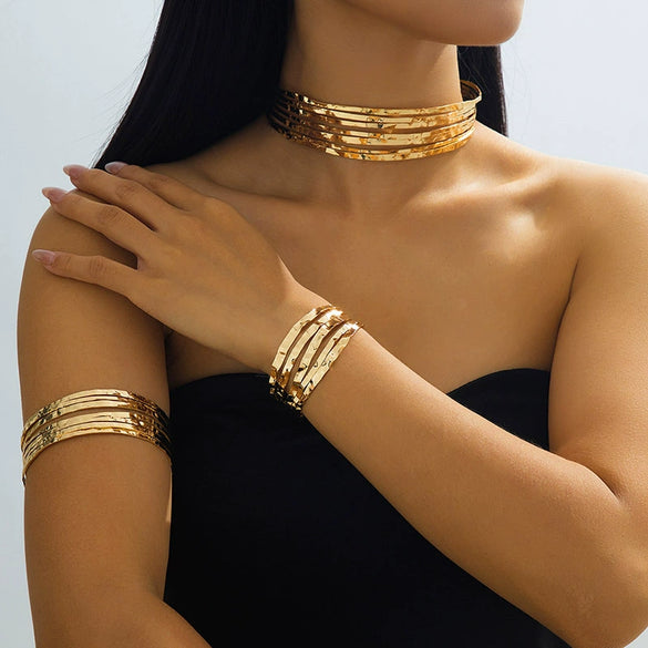 Wholesale Exaggerated Retro Wide Irregular Hollow Cshaped Women's Alloy Jewelry Set With Geometric Pattern And Electroplating