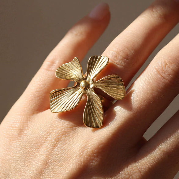 Wholesale Exaggerated Sweet Style Stainless Steel Electroplated Plants Flowers Jewelry Accessories For Women