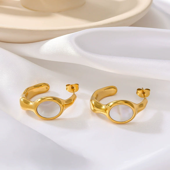 Wholesale Exquisite Stainless Steel Women's Earrings With French Retro Court Style Concave And Convex Inlaid White Shellfish C Shaped 18K Vacuum Plated In Furnace Geometric Pattern