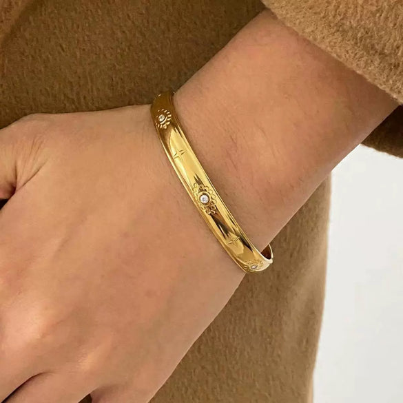 Wholesale Eyeshaped Star Rhinestone Open Bracelet Stainless Steel Electroplated 18K Gold Modern Minimalist Geometric Jewelry Accessories