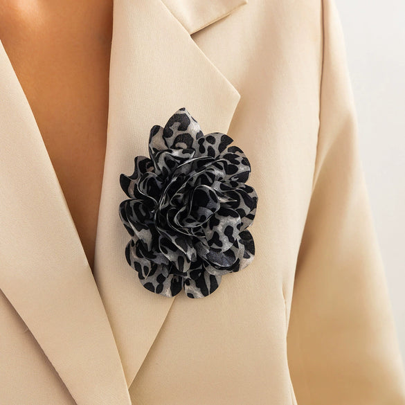 Wholesale Fabric Exaggerated Flower Pattern Duckbill Clip Pin Brooch With Electroplating