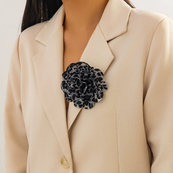 Wholesale Fabric Exaggerated Flower Pattern Duckbill Clip Pin Brooch With Electroplating