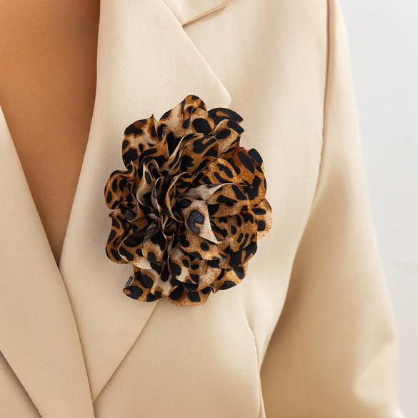 Wholesale Fabric Exaggerated Flower Pattern Duckbill Clip Pin Brooch With Electroplating