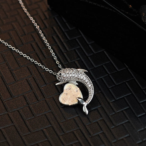 Wholesale Fashion Dolphin Shaped Titanium Steel And Copper Necklace With Electroplating Design For Women