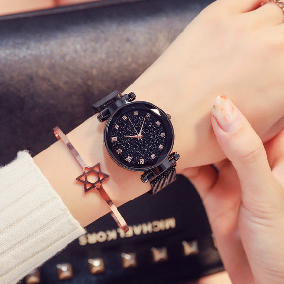 Wholesale Fashion Female Student Round Dial Alloy Case Stainless Steel Strap Star Pattern Watch
