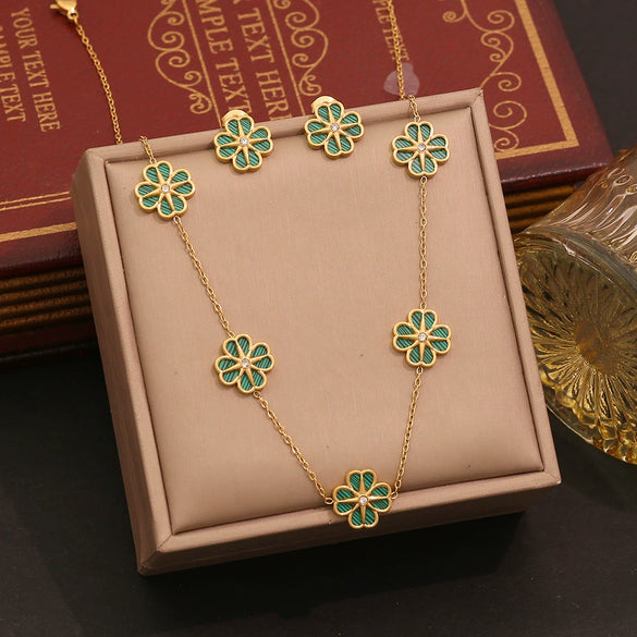 Wholesale Fashion Four Leaf Clover Stainless Steel Necklace Set In Old Money Style