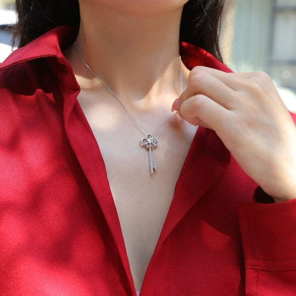 Wholesale Fashion Geometric S925 Silver Moissanite Key Pendant Necklace With Electroplating