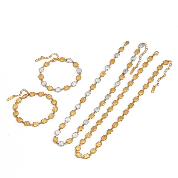 Wholesale Fashion Geometric Square Sequin Stainless Steel Necklace For Women With Electroplating Versatile Simple High End Gold And Silver Titanium Steel Clavicle Chain