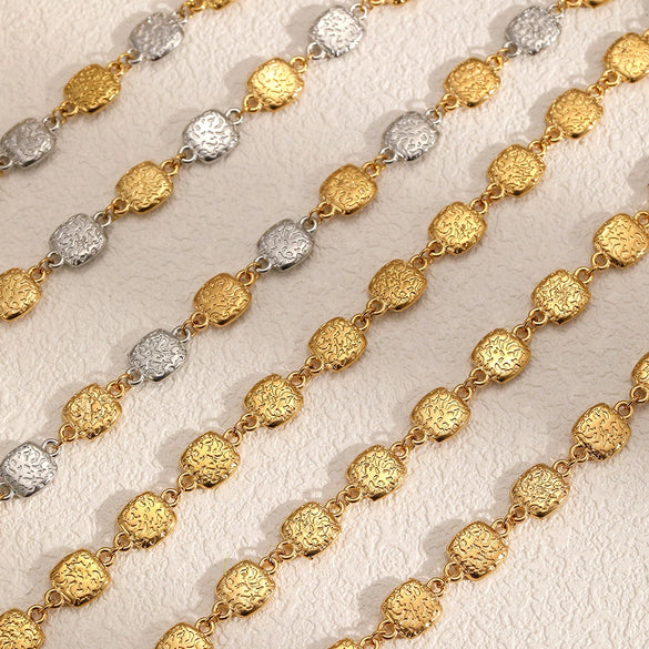 Wholesale Fashion Geometric Square Sequin Stainless Steel Necklace For Women With Electroplating Versatile Simple High End Gold And Silver Titanium Steel Clavicle Chain