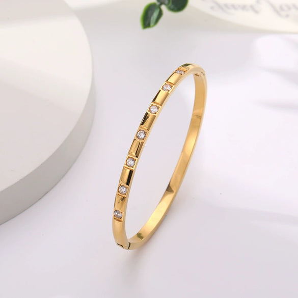 Wholesale Fashion Geometric Stainless Steel Bracelet With Furnace Electroplating For Women And Unisex