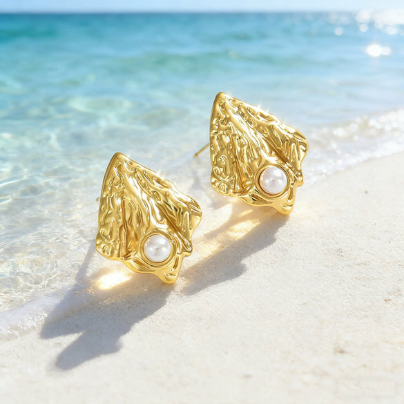 Wholesale Fashion Geometric Stainless Steel Inlay Pearl Scallop Earrings For Women