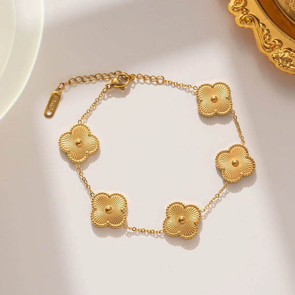 Wholesale Fashion High Quality Luxury Stainless Steel And Titanium Steel Flower Four Leaf Clover Women's Bracelet With Electroplating