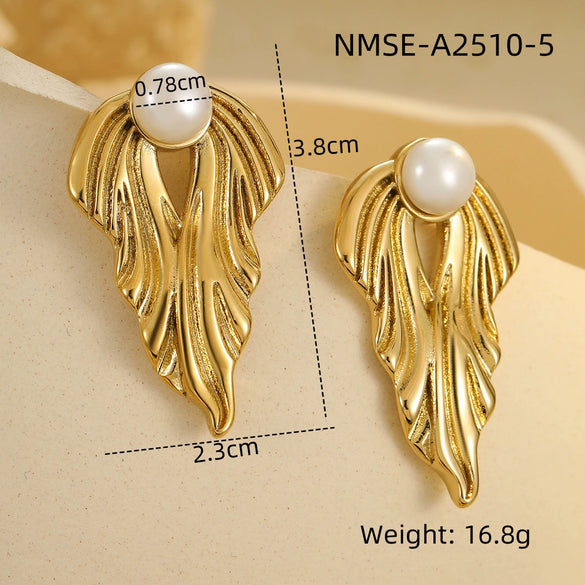 Wholesale Fashion High Sense Inlaid Imitation Pearl Stainless Steel Women's Geometric And Flower Pattern Earrings With Electroplating