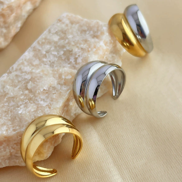 Wholesale Fashion High Texture Stainless Steel Geometric Wide Version Hollow Heart Ring With Electroplating