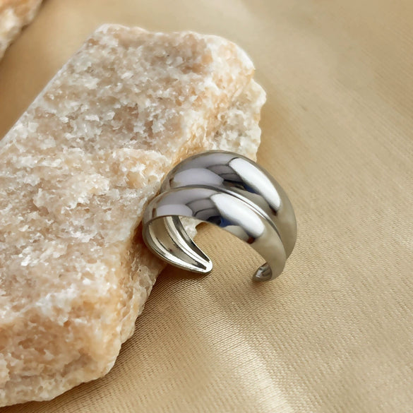 Wholesale Fashion High Texture Stainless Steel Geometric Wide Version Hollow Heart Ring With Electroplating