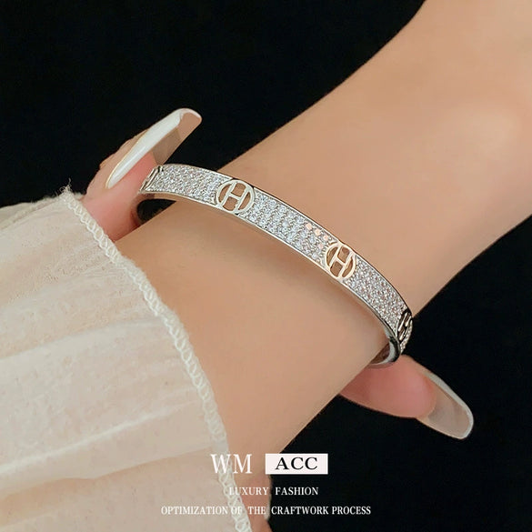 Wholesale Fashion Jewelry Copper H Letter Cold Wind Electroplating Bracelet For Women