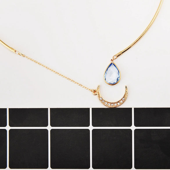 Wholesale Fashion Jewelry For Ladies Simple And Generous Alloy Moon Drop Short Necklace