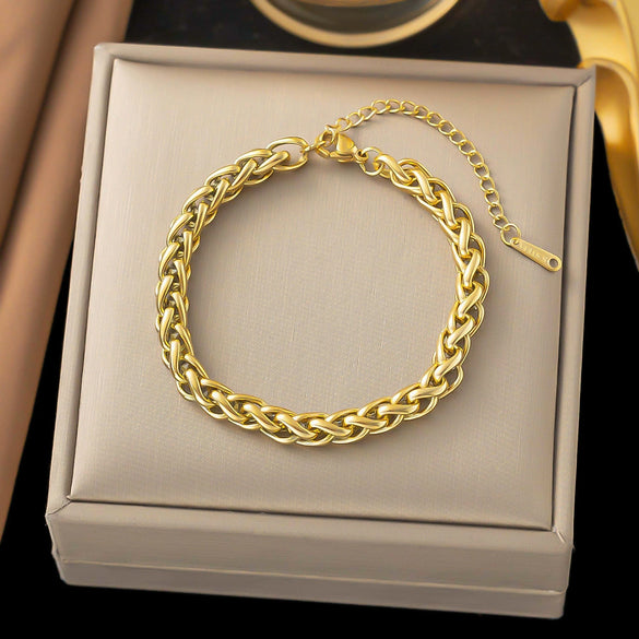 Wholesale Fashion Light Luxury Electroplated Stainless Steel Geometric And Heart Shape Bracelet For Women