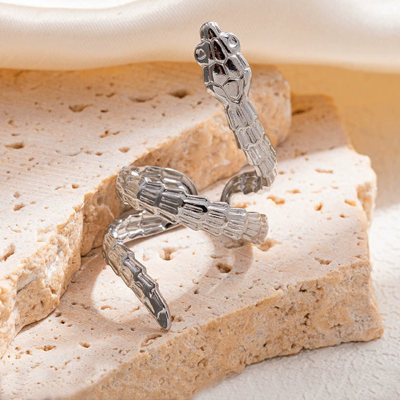 Wholesale Fashion Light Luxury Snake Titanium Steel Ring For Women With 18K Stainless Steel Plated Electroplating