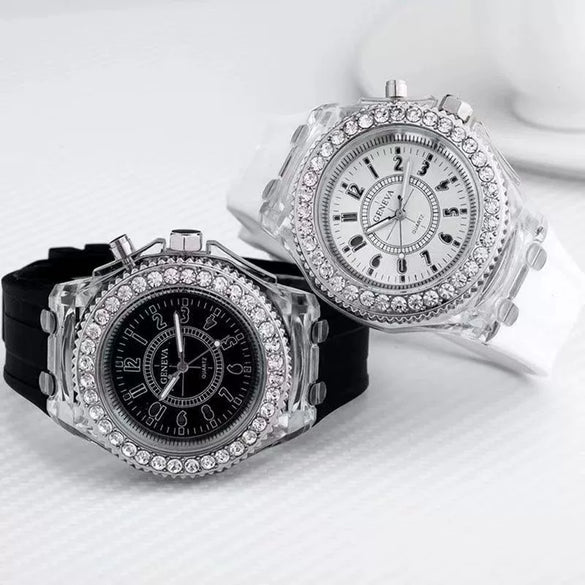Wholesale Fashion Luminous Quartz Sports Watch Plastic Case Silicone Strap Stainless Steel Buckle Round Dial