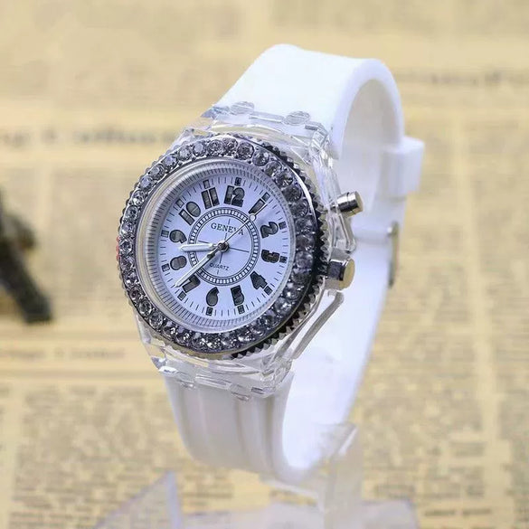 Wholesale Fashion Luminous Quartz Sports Watch Plastic Case Silicone Strap Stainless Steel Buckle Round Dial